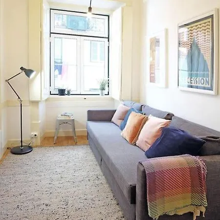 Apartment Bh2 Charm In Bohemian Bairro Alto * 4bdr * Old Style