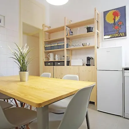 Bh2 Charm In Bohemian Bairro Alto * 4bdr * Old Style Apartment