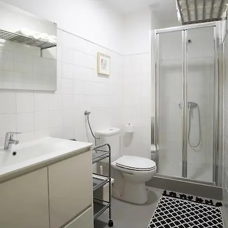 Bh2 Charm In Bohemian Bairro Alto * 4bdr * Old Style Apartment