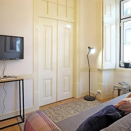 Апартаменты Bh2 Charm In Bohemian Bairro Alto * 4bdr * Old Style