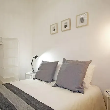 Bh2 Charm In Bohemian Bairro Alto * 4bdr * Old Style Lisbon
