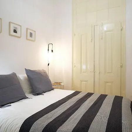 Bh2 Charm In Bohemian Bairro Alto * 4bdr * Old Style Apartment