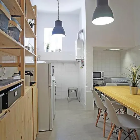 Bh2 Charm In Bohemian Bairro Alto * 4bdr * Old Style * Lisbon