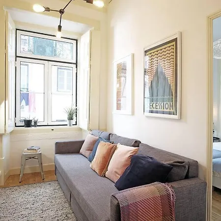 Bh2 Charm In Bohemian Bairro Alto * 4bdr * Old Style Apartment *